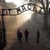 Auschwitz-gateway-631_jpg__800x600_q85_crop